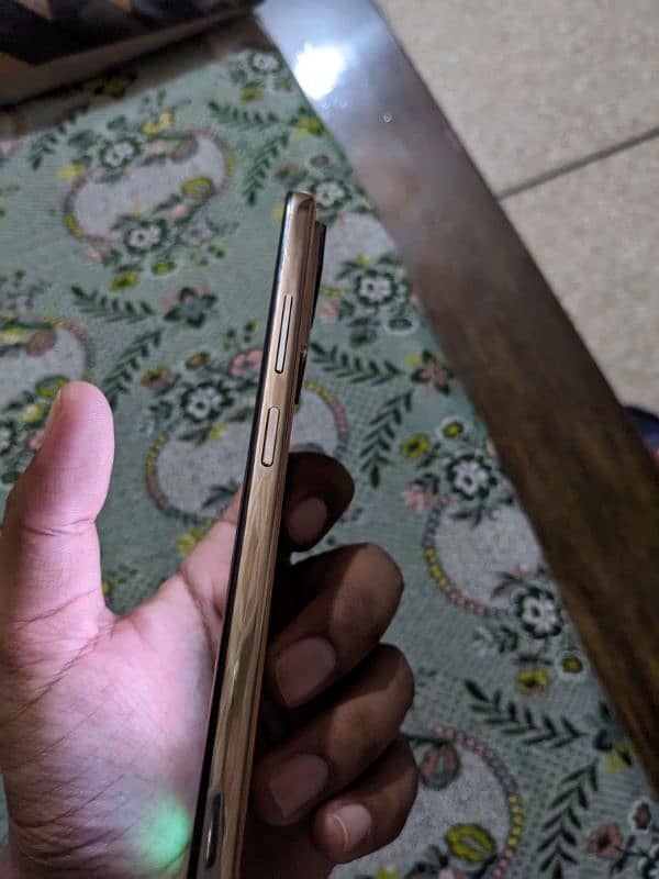 Infinix zero x pro 8-128 5