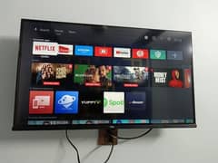 TCL 32 inch smart  led for sale  with orignal remote 0