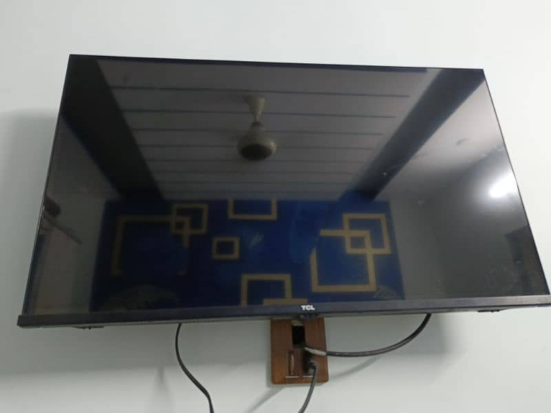 TCL 32 inch smart  led for sale  with orignal remote 1