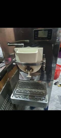 Italian gelato ice cream machine