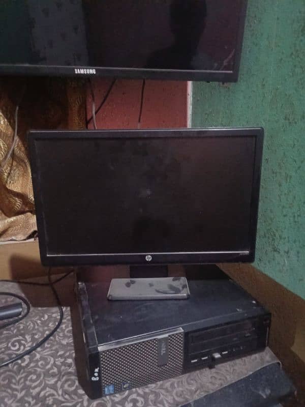 computer with all accessories 4