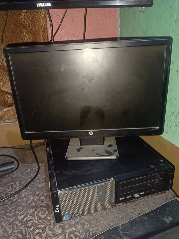 computer with all accessories 5