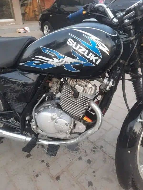 Suzuki GS150 1