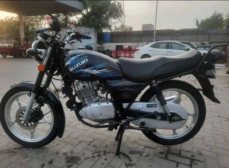 Suzuki GS150 6