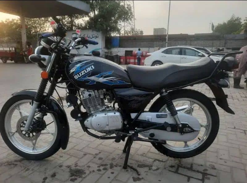 Suzuki GS150 7