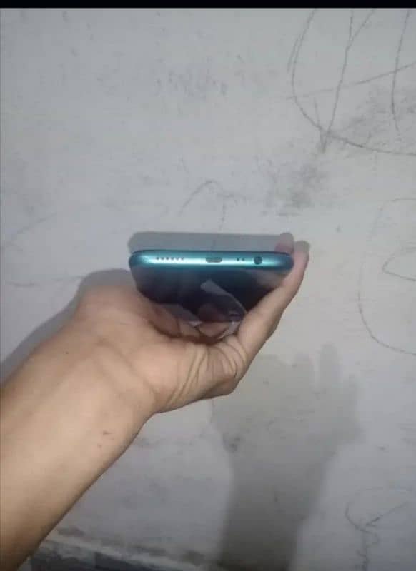 realme 3 4 64 1