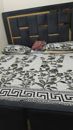 valvat bed set for sale Good condition