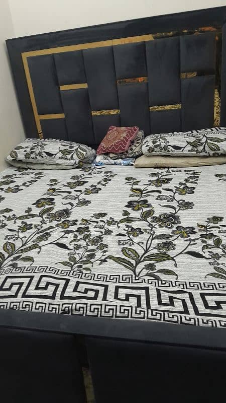 valvat bed set for sale Good condition 0