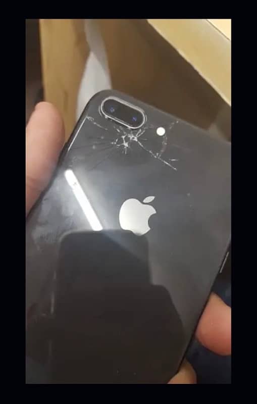 iphone 8+ available in good condition 4