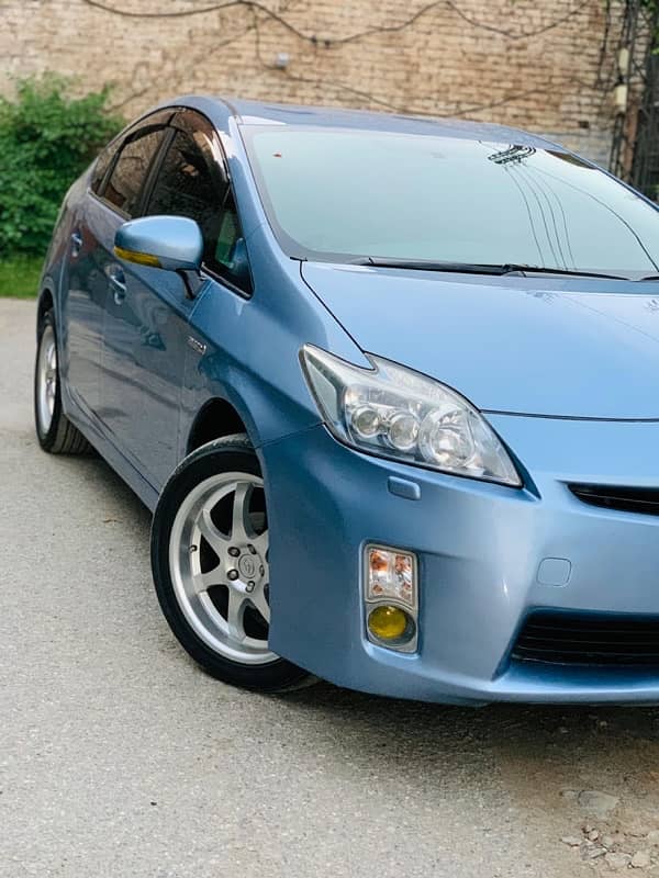 Toyota Prius 2011 16