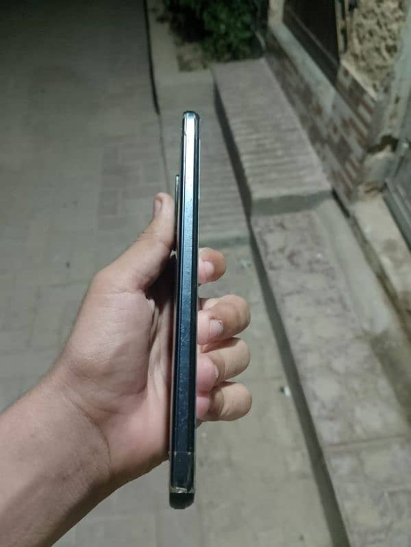 vivo y33s 5