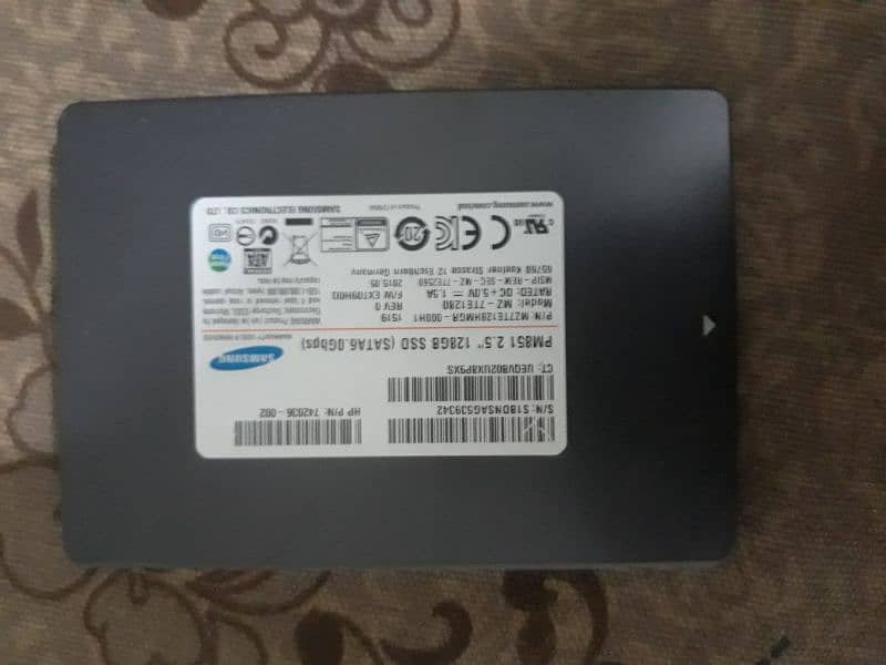 Seagate 500gb hard drive + Samsung 128gb ssd combo 2gb ddr3 ram 7