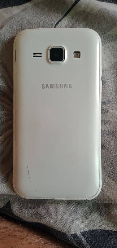 Samsung Galaxy J100 2