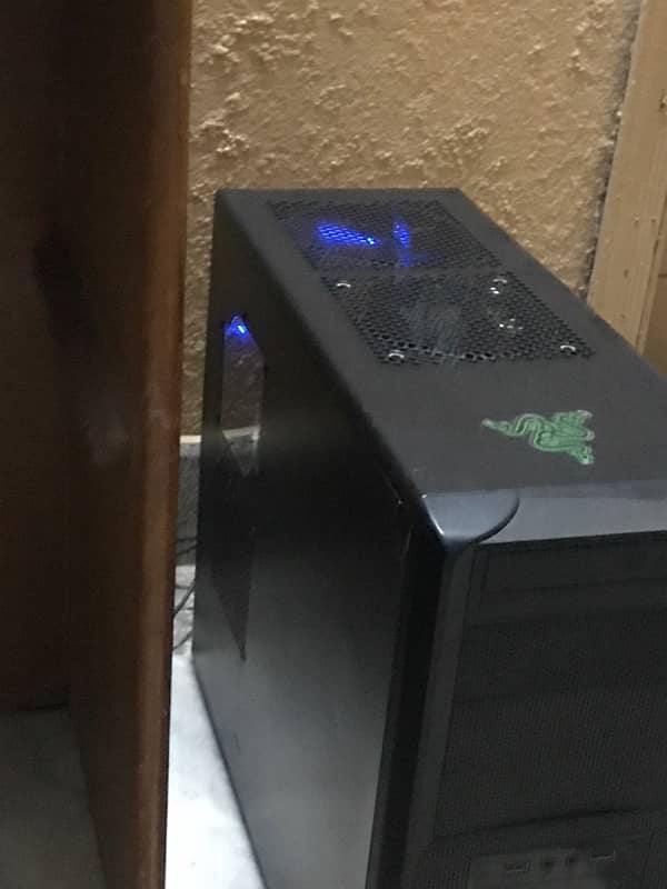 FULL PC SETUP, GTX 750Ti, Core i5, 12GB RAM, 500GB HDD, Samsung LED 10