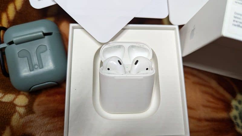 Apple original Airpod 2nd generation 1