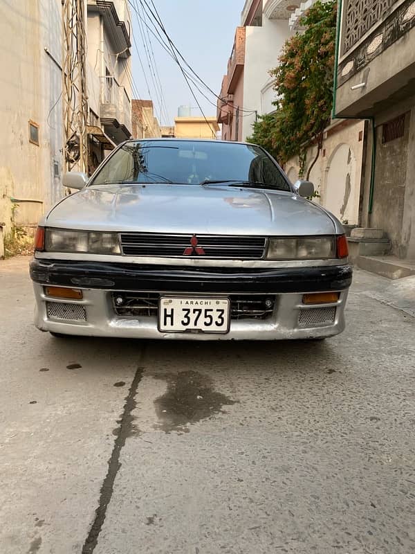 Mitsubishi Lancer 1990 18