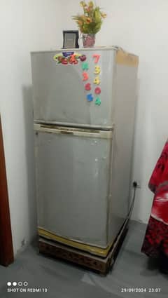 Dawlance fridge pesh e khidmat hai aap tamam bhaio k liyay