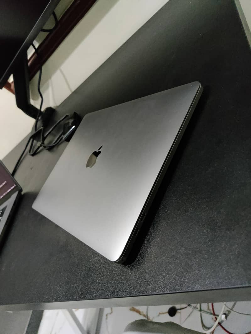 MacBook Pro M1 2020 13" Display, 8GB RAM 256GB SSD 5