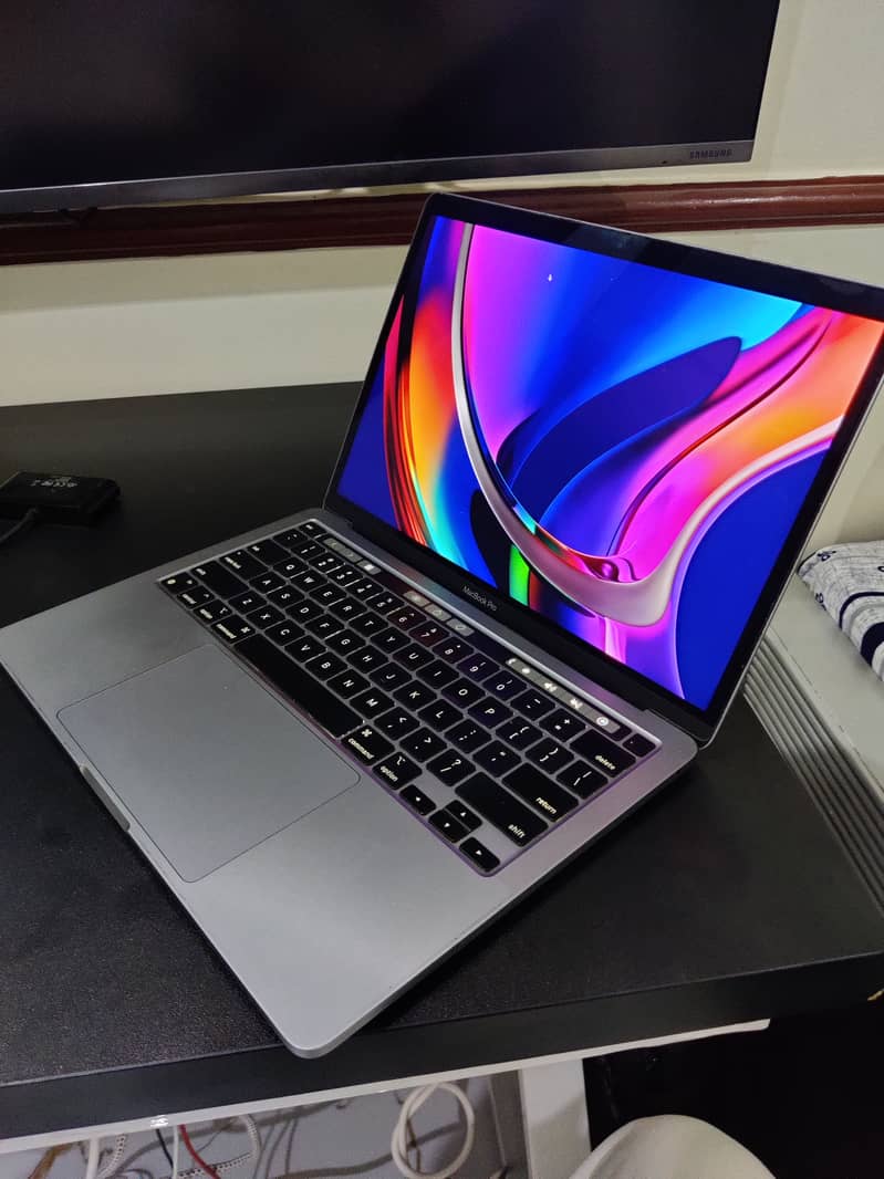 MacBook Pro M1 2020 13" Display, 8GB RAM 256GB SSD 6