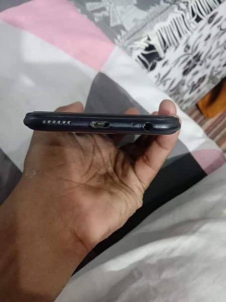 Infinix hot 8 4gb/64gb 5000amh battery all ok /03433877605watsapp 3