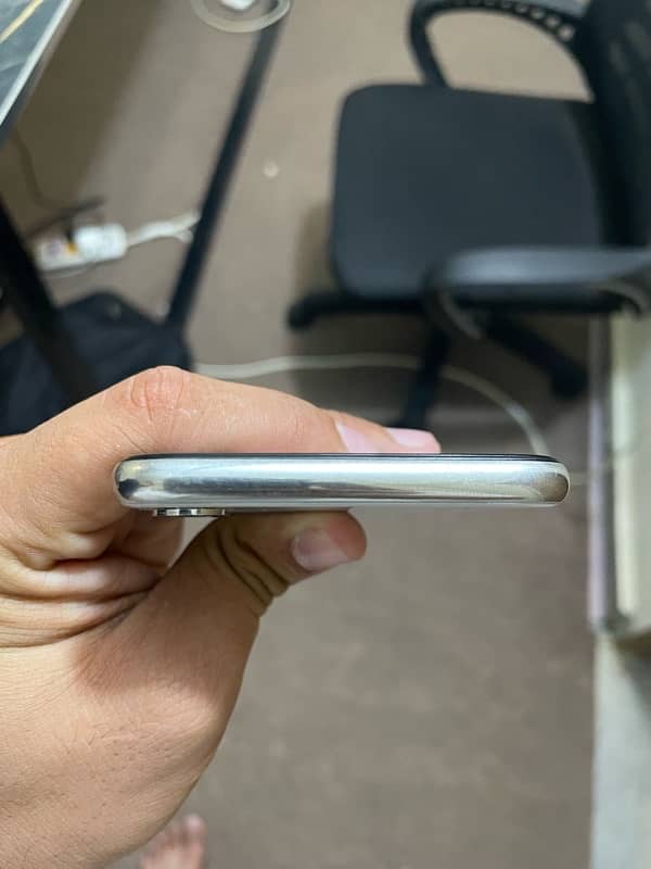 iphone x (64GB) 4