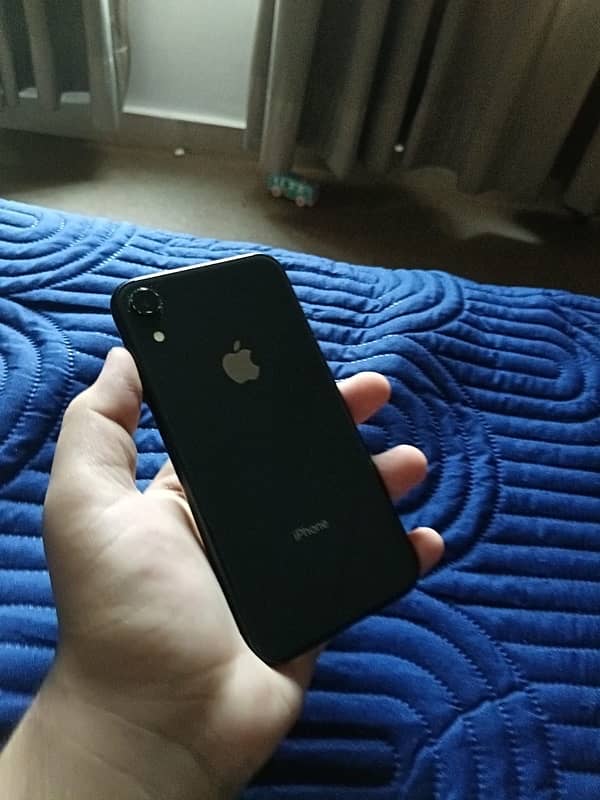 iPhone XR black 0