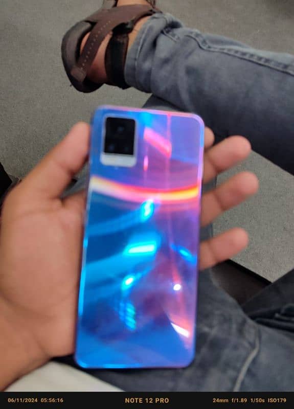 Vivo V20 all ok hai with Box and Original Charger 3