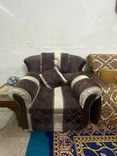 2 sofa set in good condition 0