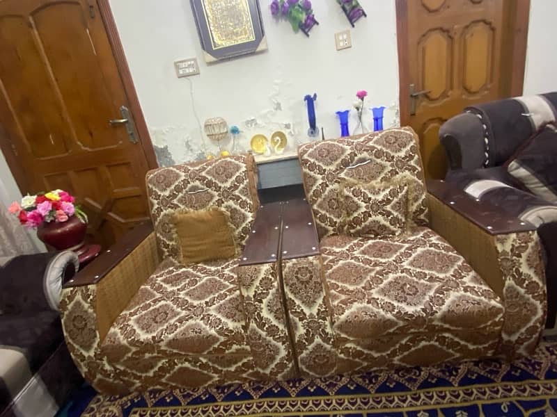 2 sofa set in good condition 3