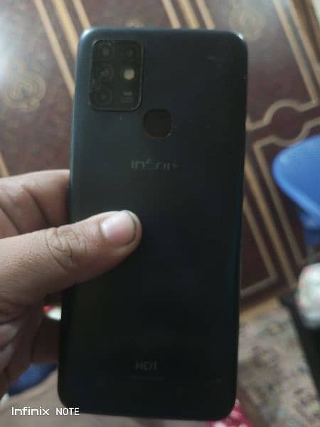 Infinix Hot 10 4/64 3