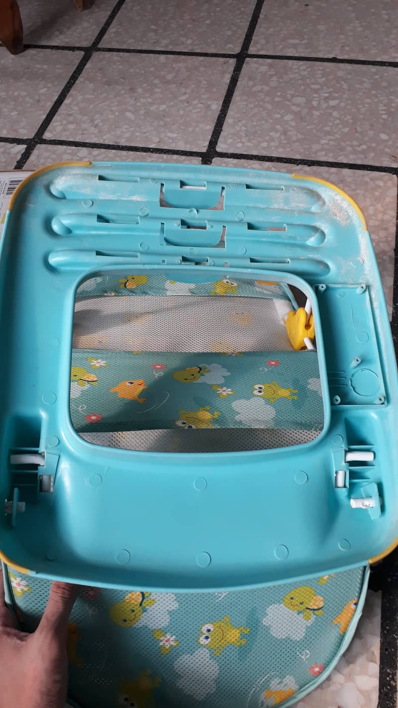 Deluxe Baby Bather 6