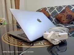 Macbook Air 2020, Core i5 with Magic Keyboard