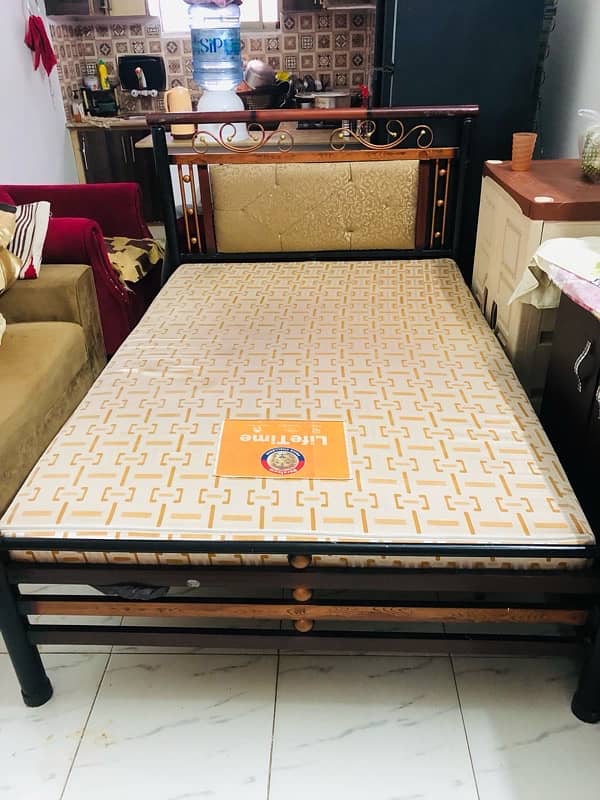 Single Bed 4/6 good condition 13k fnf 1