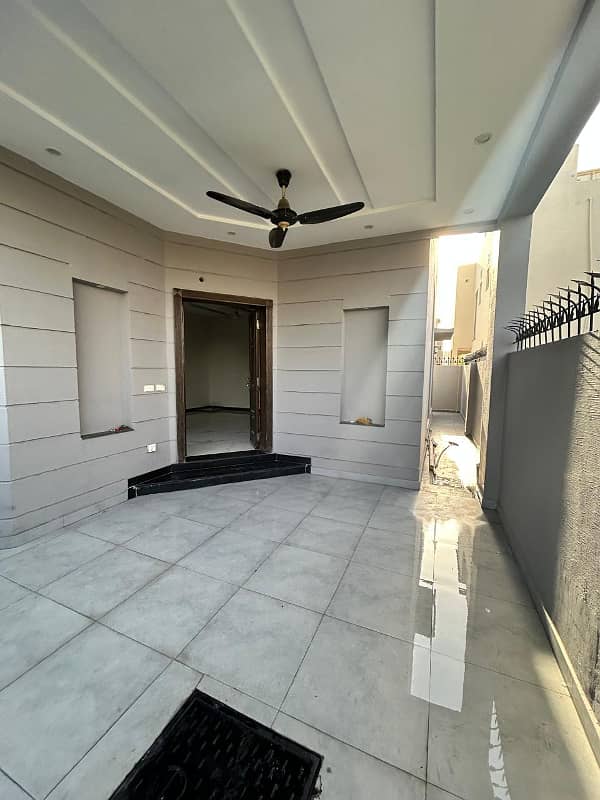 10 Marla Most Beautiful House For Sale In Dha Phase 4 Near Mosque & Park 2