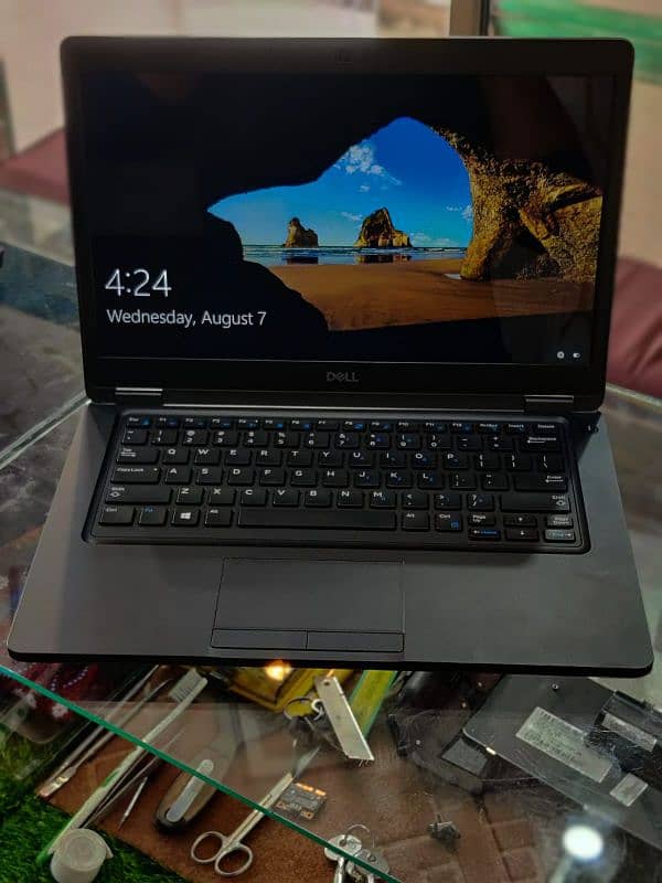 Dell slimest laptop 5490 8 gb ram 256 gb ssd 10/10 condition 4