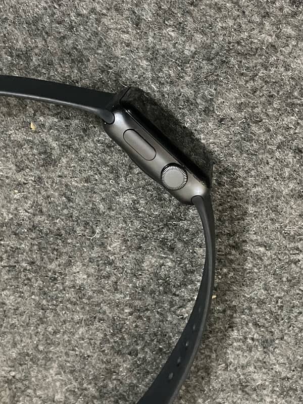 Apple Watch Series 3 | 100% Battery health | 38mm Aluminium Black 3