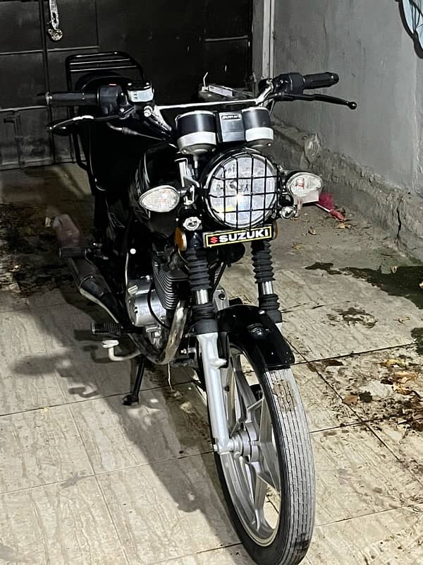 Suzuki GS150 SE 1