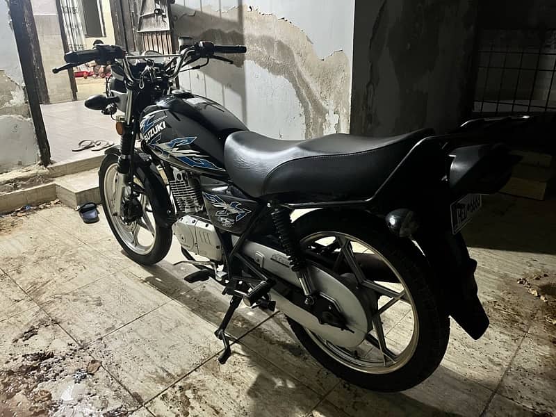 Suzuki GS150 SE 2