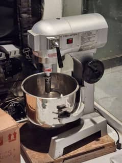 Dough mixer used imported  Capacity 5kg  Condition used Just like new