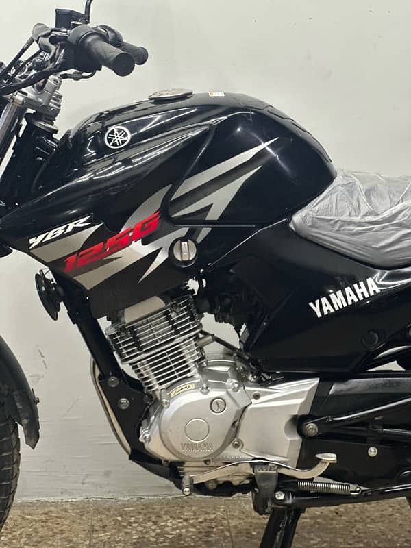 yamaha ybr125g 2017 model ( japniess model ) 1