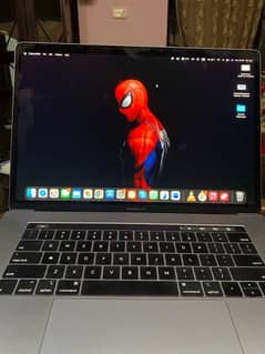 MacBook pro 2018 16/256