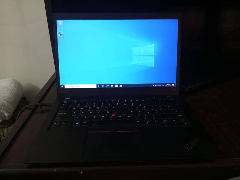 lenovo thinkpad i5 8th gen t490s 0