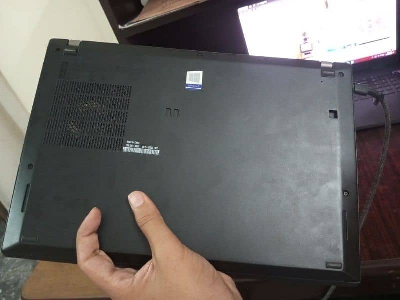 lenovo thinkpad i5 8th gen t490s 5