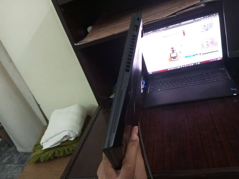 lenovo thinkpad i5 8th gen t490s 7