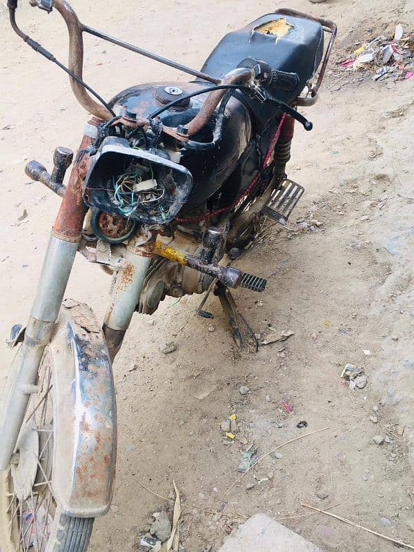 motorcycle okay hai koi kharabi nahi hai engine all okay hai 3