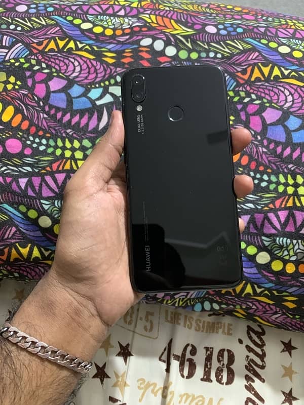 Huawei Nova 3i 1