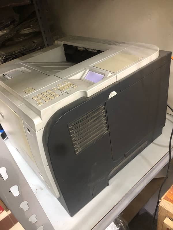 HP LASER JET P3015 1