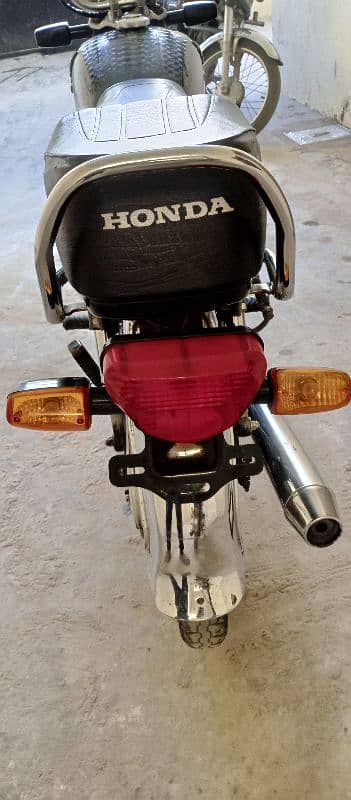 Honda 70CD Condition used 4