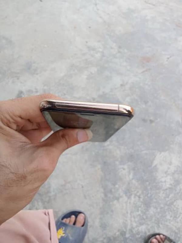 iPhone XS non pta exchange possible only iphone or Samsung s10 note 10 4