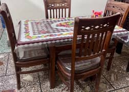 4 persons dining table